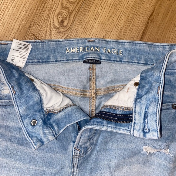 American Eagle Light Wash Distressed Stretch Skinny Jeans - Picture 7 of 9